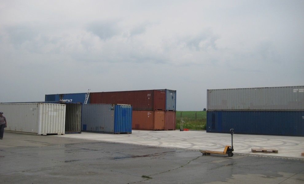 Shipping container building (6)