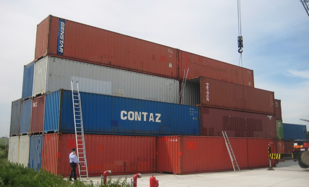 Gebouw van zeecontainers (1)