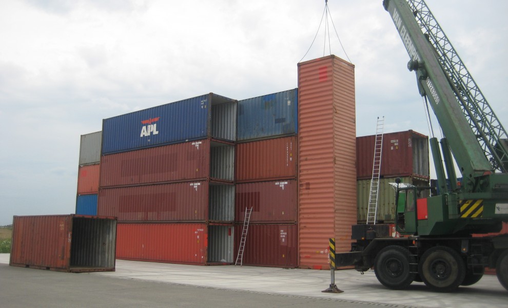 Shipping container building (16)