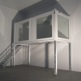 Bürocontainer mit Treppe (1)