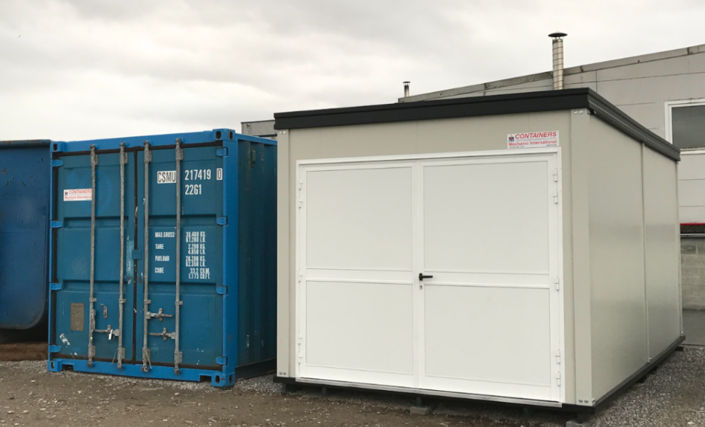 Garage and storage container (1)