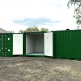Insulated 10FT storage container with grid floor (4)