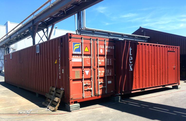Gekoppelde 40FT en 20FT containers (2)