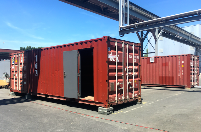 Gekoppelde 40FT en 20FT containers (3)