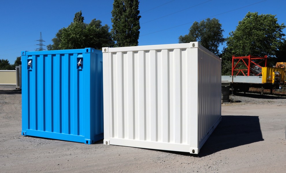 15FT storage containers (8)