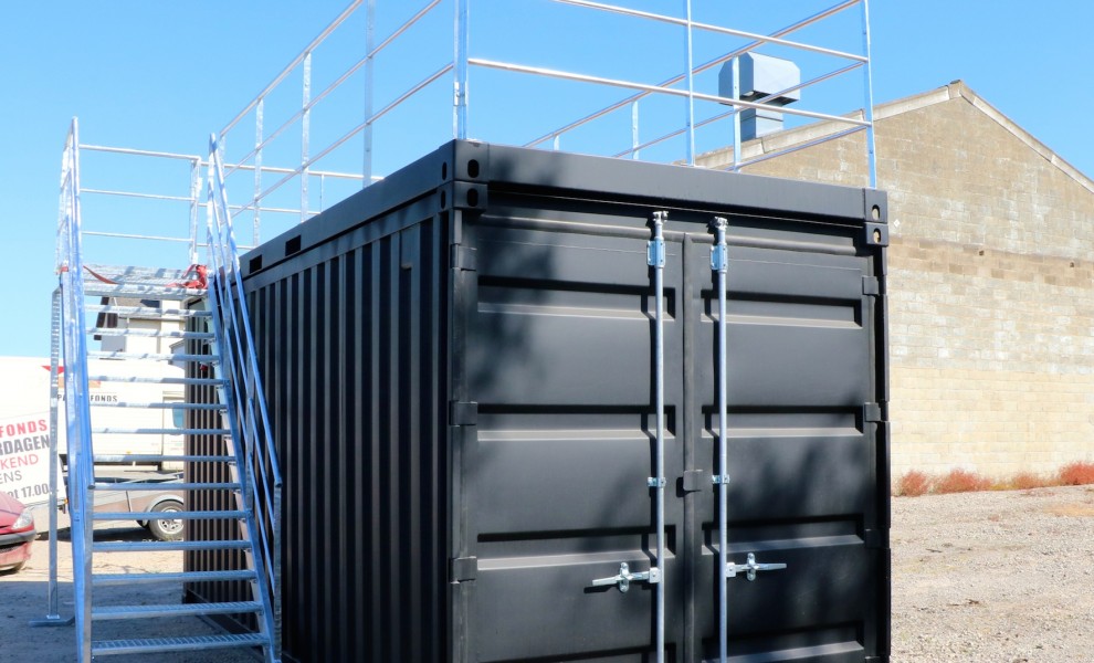 20Ft open side Container mit Terrasse und Treppe (7)
