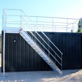 20Ft open side Container mit Terrasse und Treppe (2)