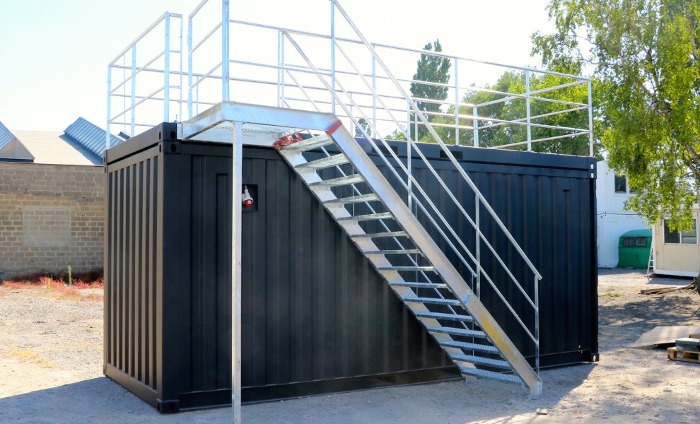 20Ft open side Container mit Terrasse und Treppe (1)