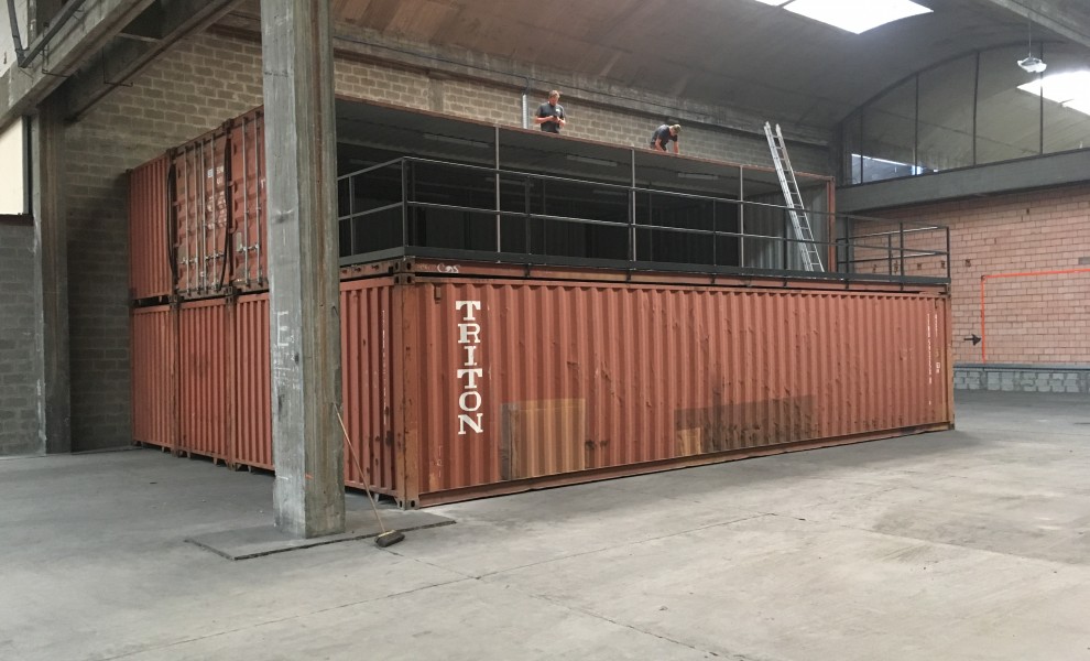 40FT coupled shipping containers with stairs (2)