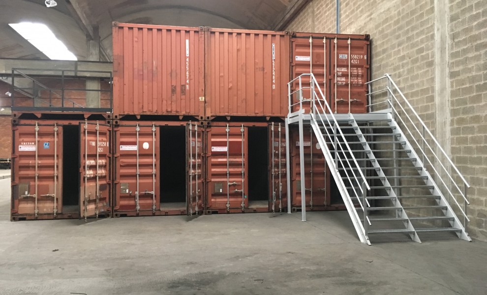 40FT coupled shipping containers with stairs (1)