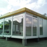 Verknüpfte 20ft showroom containern