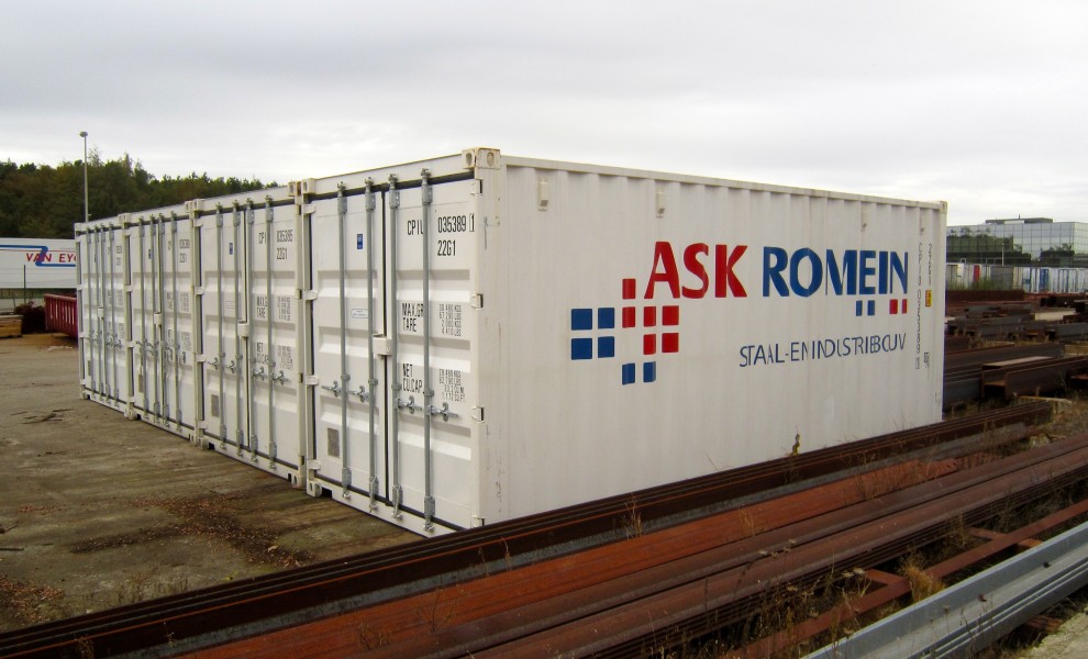 Shipping containers (3)