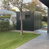 Schwarze Pavillon-container