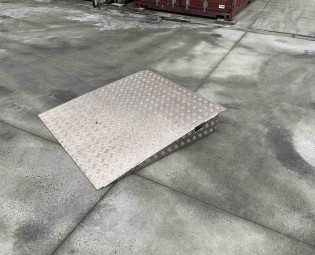 RAMP FOR CONTAINER