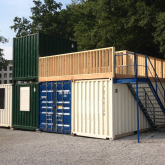 Gekoppelde zeecontainers (2)
