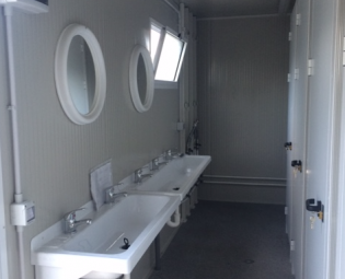 NOUVEAU CONTENEUR SANITAIRE (DIM. 6.00 X 2.40 M) (2)