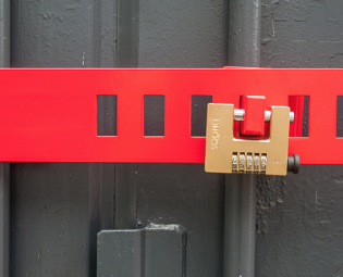 SERRURE DE CONTENEUR AVEC CADENAS A COMBINAISON SQUIRE (1)