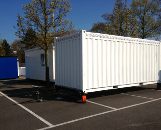 FESTE ROLLE FÜR CONTAINERN (2)