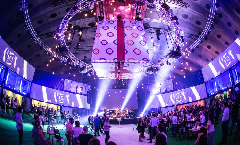 EVENT CONTAINER (11)