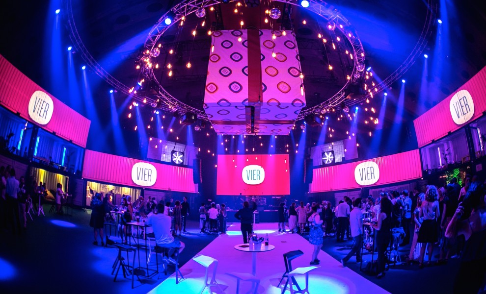 EVENT CONTAINER (18)