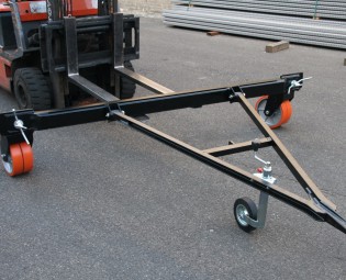 STALEN TRIANGEL MET STEUNWIEL VOOR CONTAINERS (1)