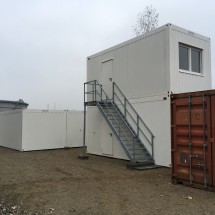 Gestapelte und verknüpfte Container (1)