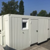 Conteneur sanitaire de pieds sur berce en neuf (2)