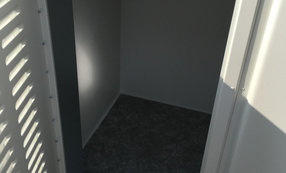 Conteneur sanitaire de pieds sur berce en neuf (10)
