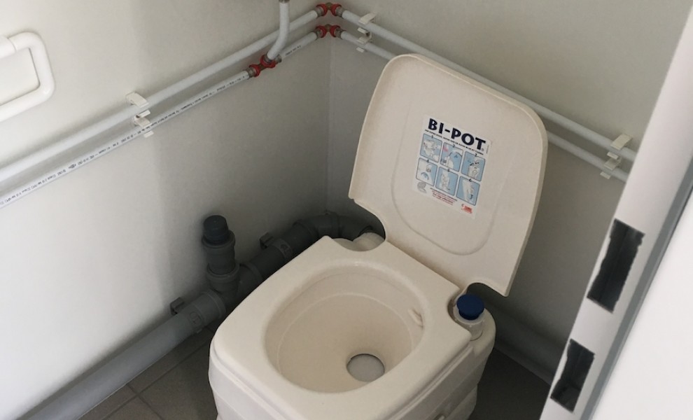 Conteneur sanitaire de pieds sur berce en neuf (18)