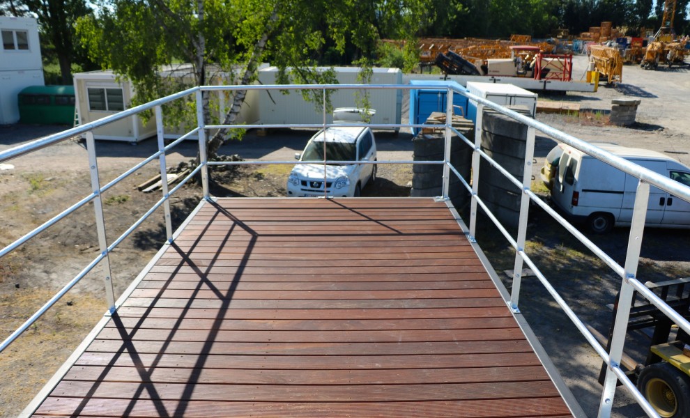 20Ft open side Container mit Terrasse und Treppe (9)