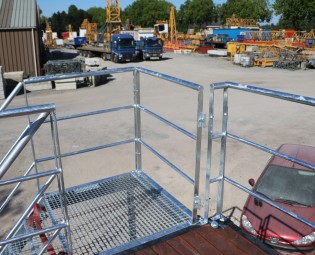 20Ft open side Container mit Terrasse und Treppe (10)