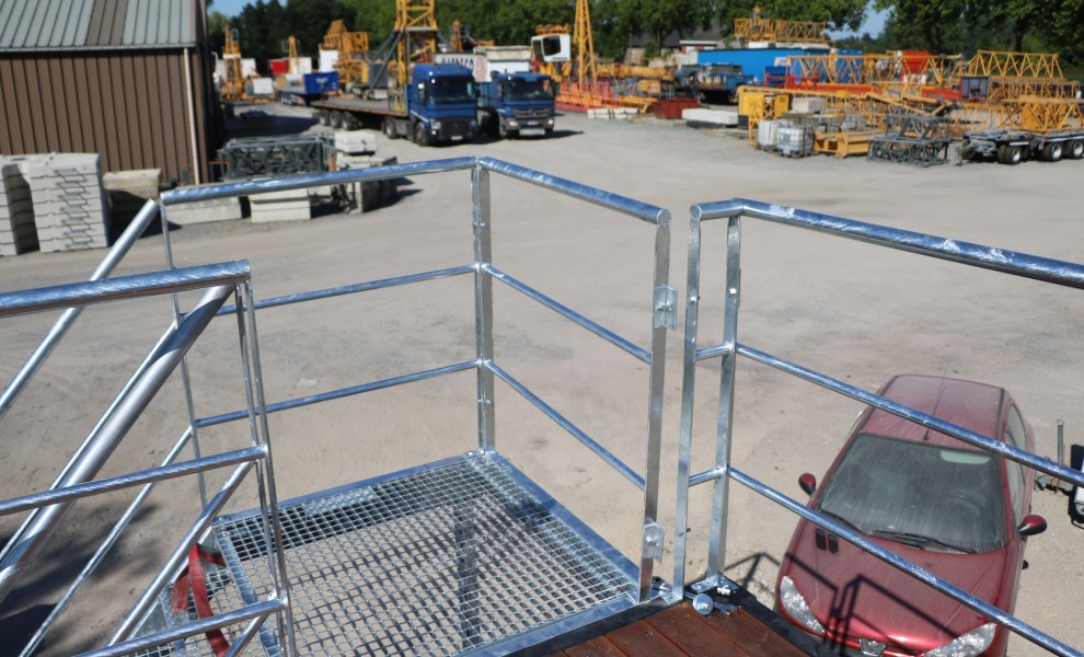 20Ft open side Container mit Terrasse und Treppe (10)