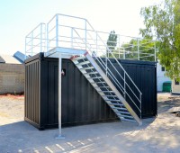 Nouveau: conteneur avec terrasse et escalier