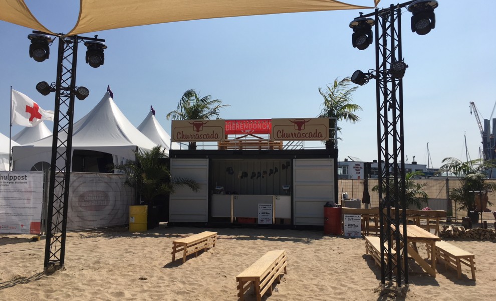 20FT Barcontainer mit Terrasse und Treppe (2)