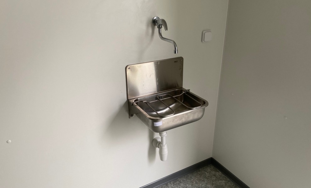 Conteneur de bureau avec évier