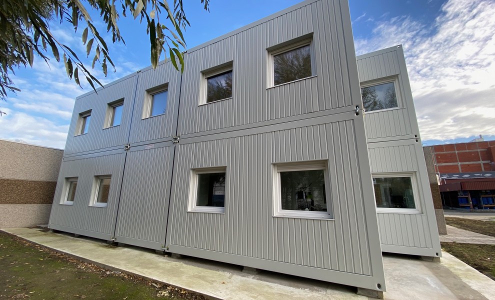 Construction de conteneurs modulaire en gris claire