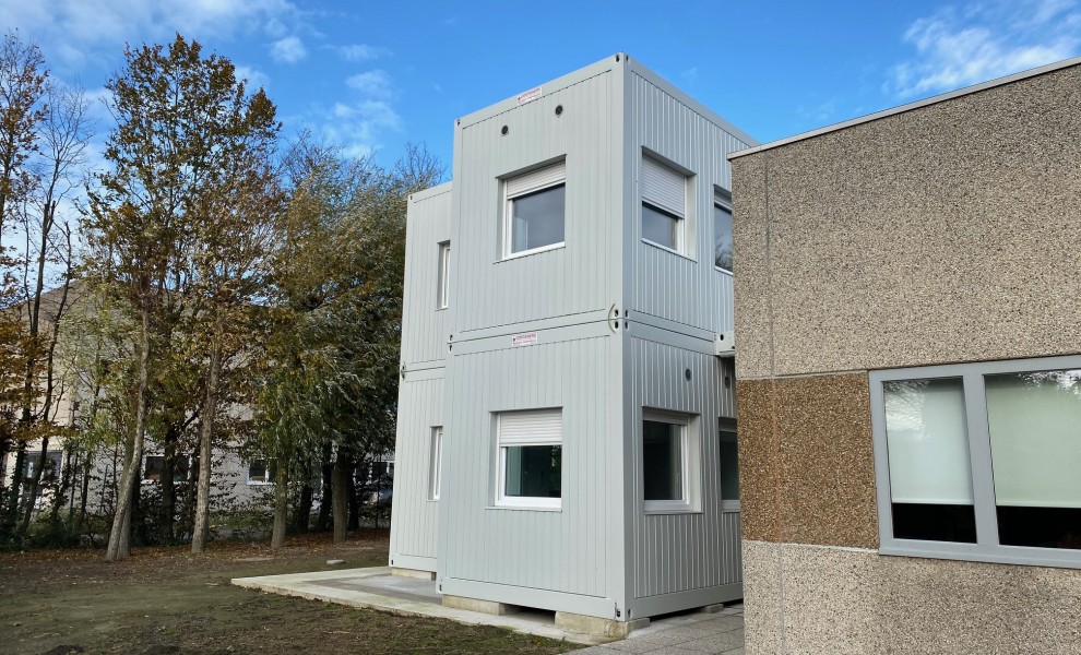 Construction de conteneurs modulaire en gris claire