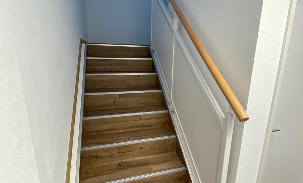 Escalier intérieur pour conteneurs de bureaux