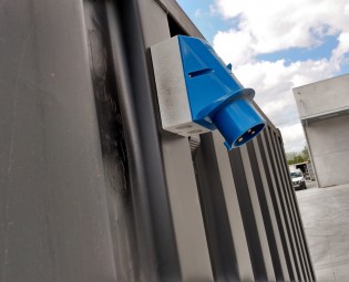 20ft zwarte barcontainer met luik en electriciteit - CEE stekker