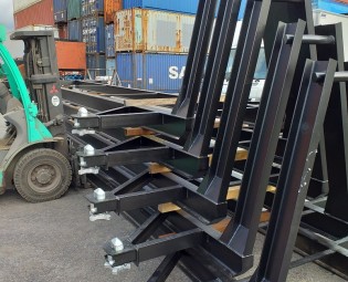 Bundel sledes met twistlocks (1)[1]