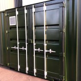Conteneur maritime de 20pds avec porte latérale en vert foncé