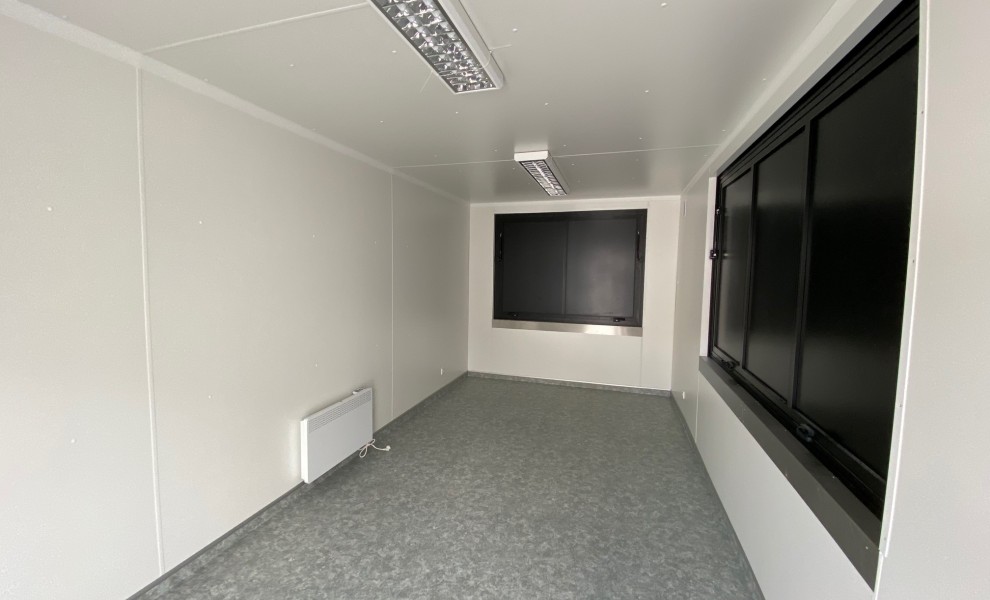 Conteneur de bar 6x3m en noir (Ral 9005)