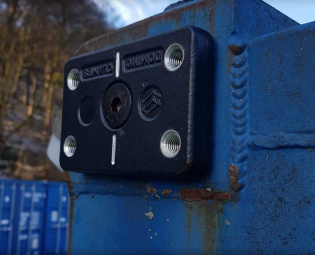 Domino Clamp