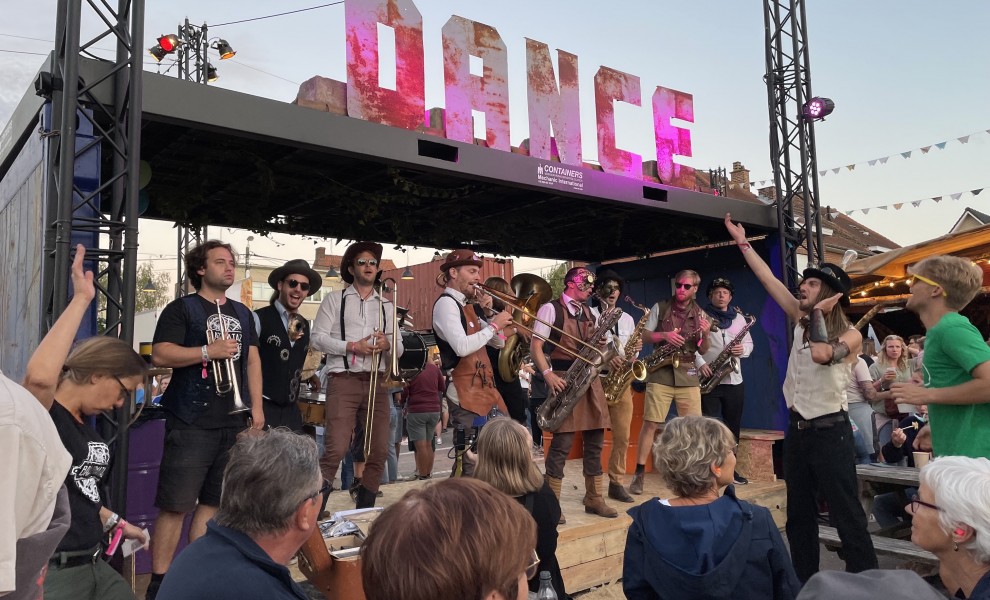 Conteneur bar et scène Rock Ternat '22