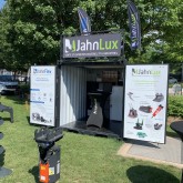 Stand d'exposition dans un conteneur d'entreposage de 10 pieds
