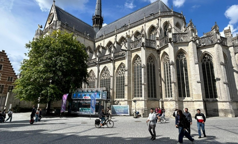 Studio MNM Blokhut dans des conteneurs vitré