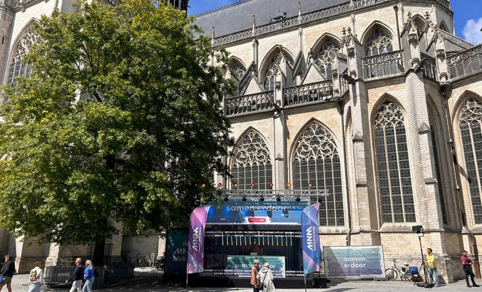 Studio MNM Blokhut dans des conteneurs vitré