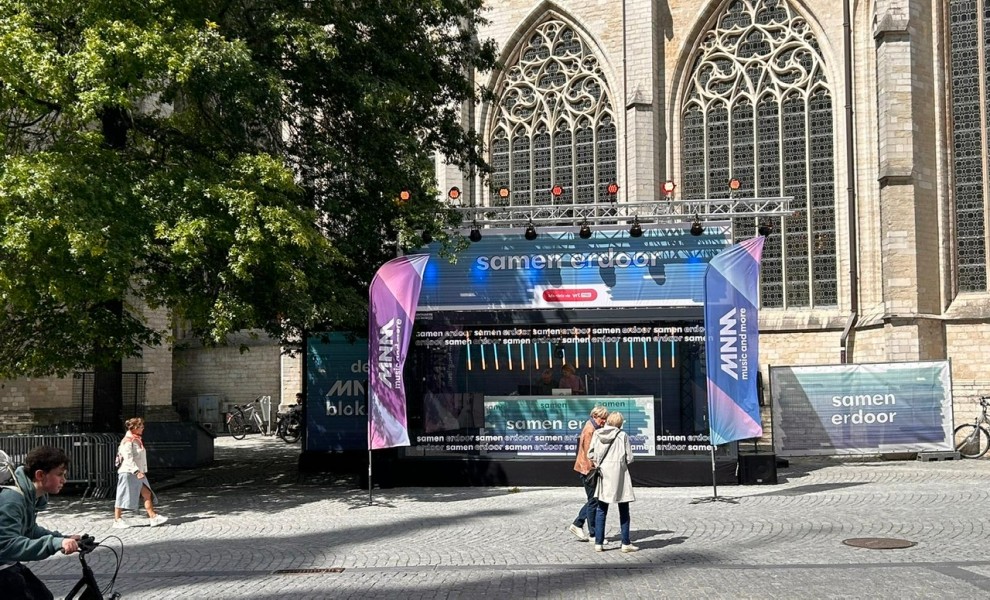 Studio MNM Blokhut dans des conteneurs vitré