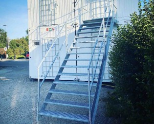 Escalier de conteneur 2024